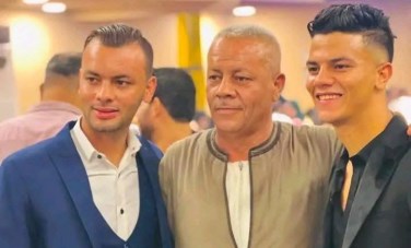 محمد الشحات مع والده