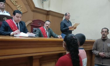 المتهمين أمام هيئة المحكمة