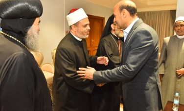 محافظ أسيوط ورجال الدين الإسلامي والمسيحي