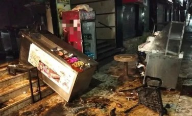 حريق مطعم وجبات سريعة في أسيوط
