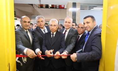 محافظ المنيا يفتتح وحدة عيون الاطفال 