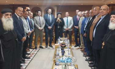 الأنبا مرقس يستقبل نواب شبرا الخيمة