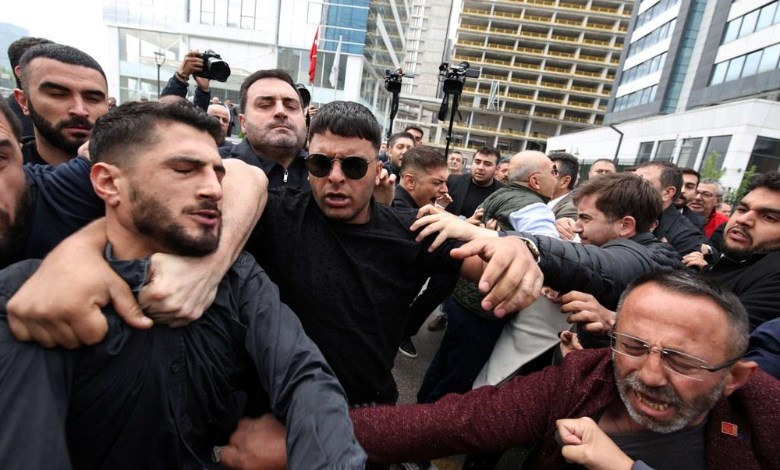 الشرطة التركية تقتحم مقر حزب الشعب الجمهوري
