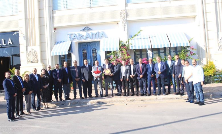 مستقبل وطن بالإسكندرية يكرم أمين الحزب السابق 