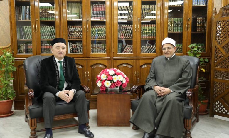 سلامة داوود و نائب رئيس جامعة «نور مبارك
