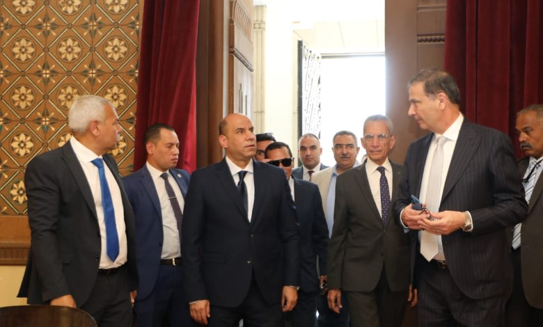 وزير العمل  