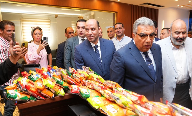وزير العمل ومحافظ الدقهلية 
