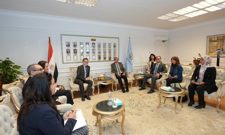 السفير الكندى ومحافظ أسيوط