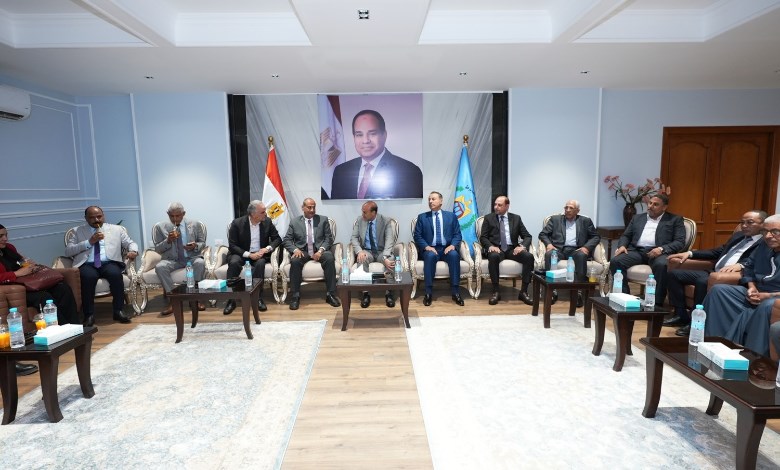 محافظ أسيوط وأعضاء مجلسي والشيوخ والنواب