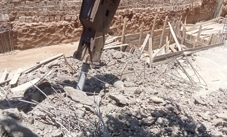 إزالة فورية لبناء مخالف بأسيوط