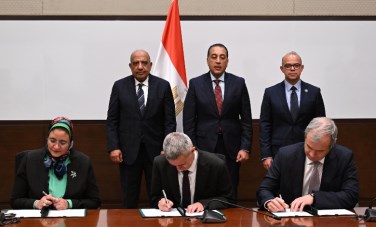 أثناء التوقيع