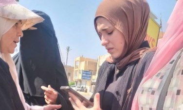 طالبه الثانويه العامه 