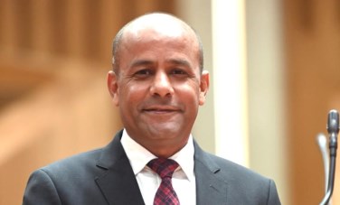 النائب ياسر منصور قدح