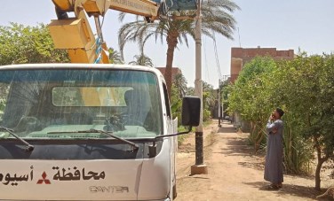محافظ أسيوط: استمرار أعمال رفع كفاءة منظومة الإنارة العامة بشوارع مدينة صدفا