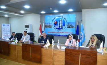برلماني يطالب محافظ الإسكندرية وشركات البترول بوضع رؤية مشتركة 