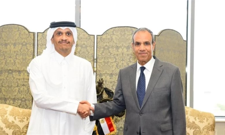 وزير الخارجية مع نظيره القطري