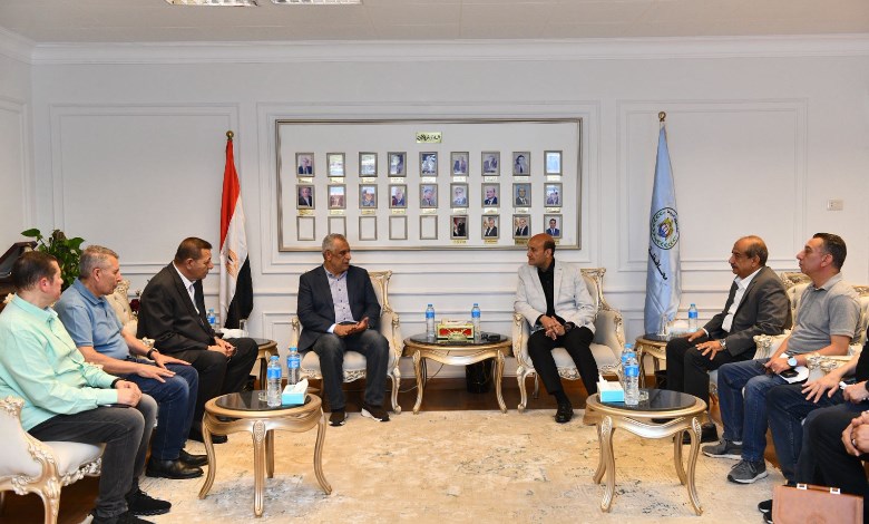 محافظ أسيوط ووزير الإنتاج الحربي