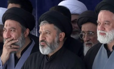 أثناء المراسم