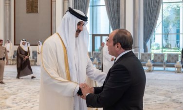 الرئيس السيسي يقدم العزاء لأمير قطر