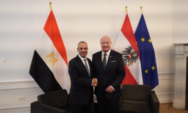 وزير الخارجية يلتقي مع المستشار الفيدرالي النمساوي