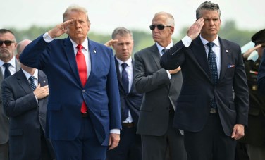  الرئيس الأمريكي دونالد ترامب أثناء المراسم
