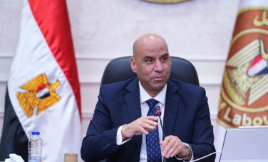  وزير العمل