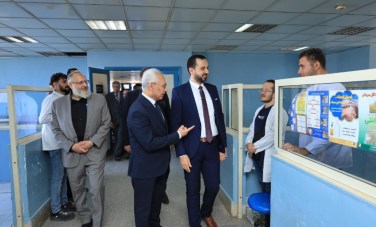 جانب من جولة رئيس الجامعة