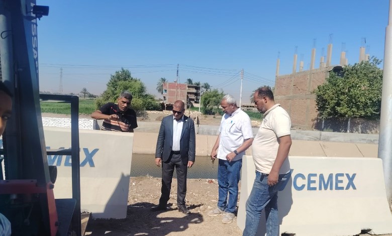 محافظ أسيوط: بدء تركيب الصدادات والحواجز الخرسانية على جانبي ترعة جنابية صدفا بأبوتيج لاستكمال منظومة الحماية ورفع معدلات الأمان