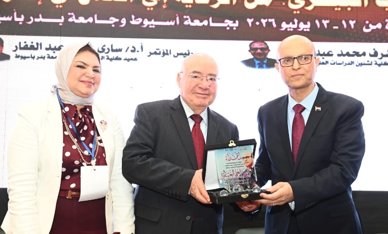 رئيسا جامعتي أسيوط وبدر يفتتحان فعاليات المؤتمر العلمي العشرين لكلية الطب البيطري
