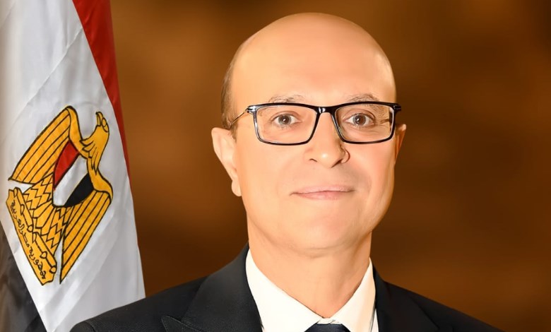 رئيس جامعة أسيوط يصدر قرارًا بتنظيم إجازات العاملين المتعاقدين والمؤقتين والأجر اليومي بجامعة أسيوط 