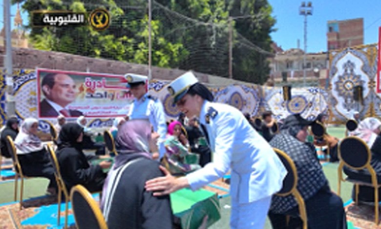 توزيع مساعدات 