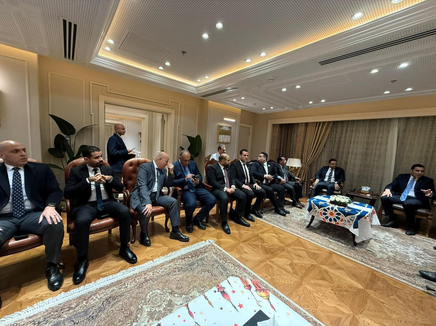 مجاهد تكامل الأدوار بين الحكومة 