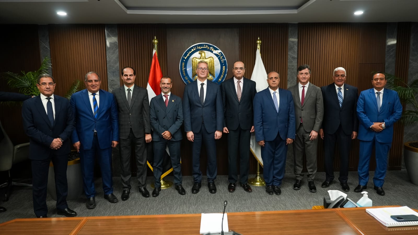 1001023281