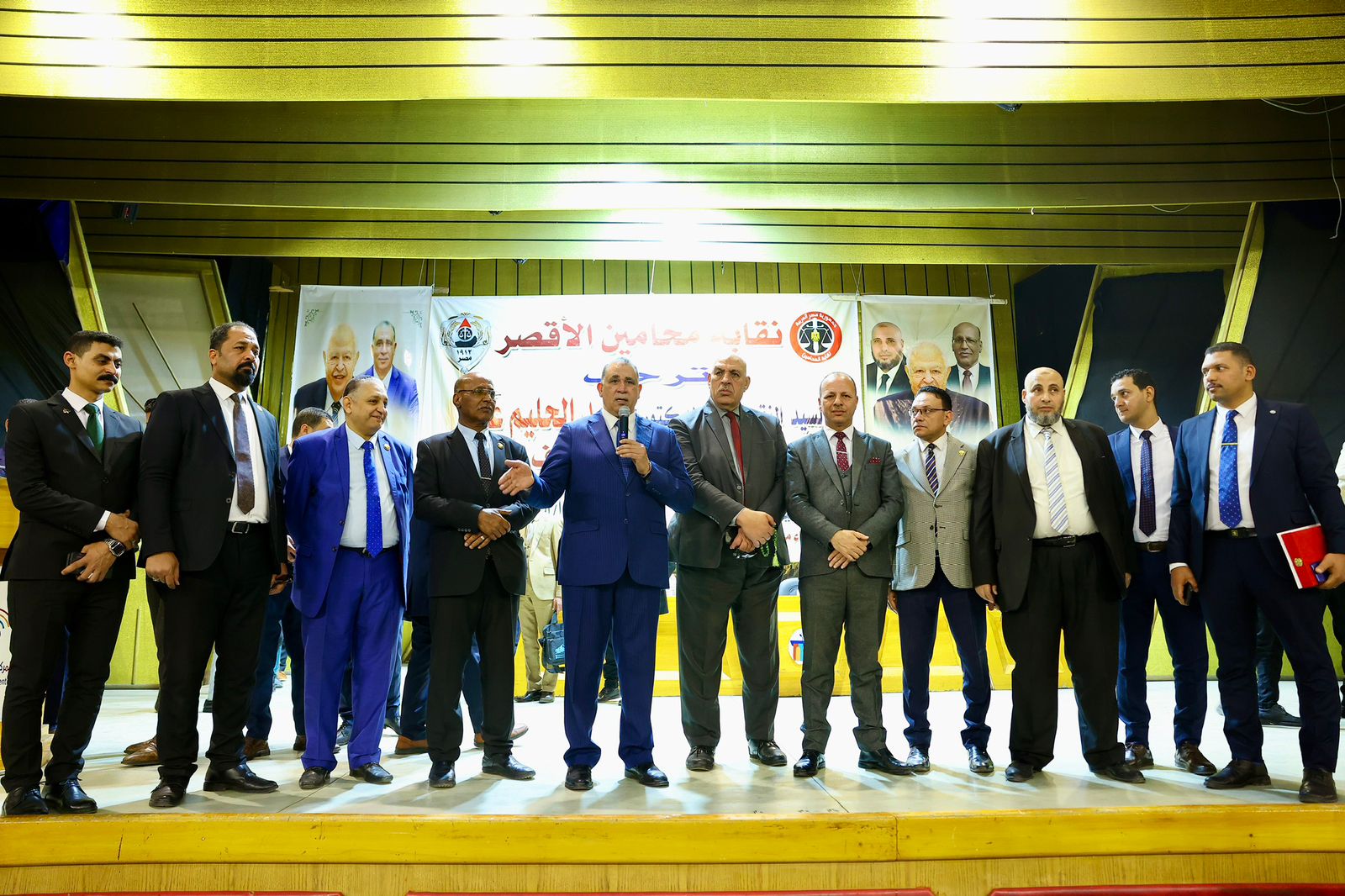 38295