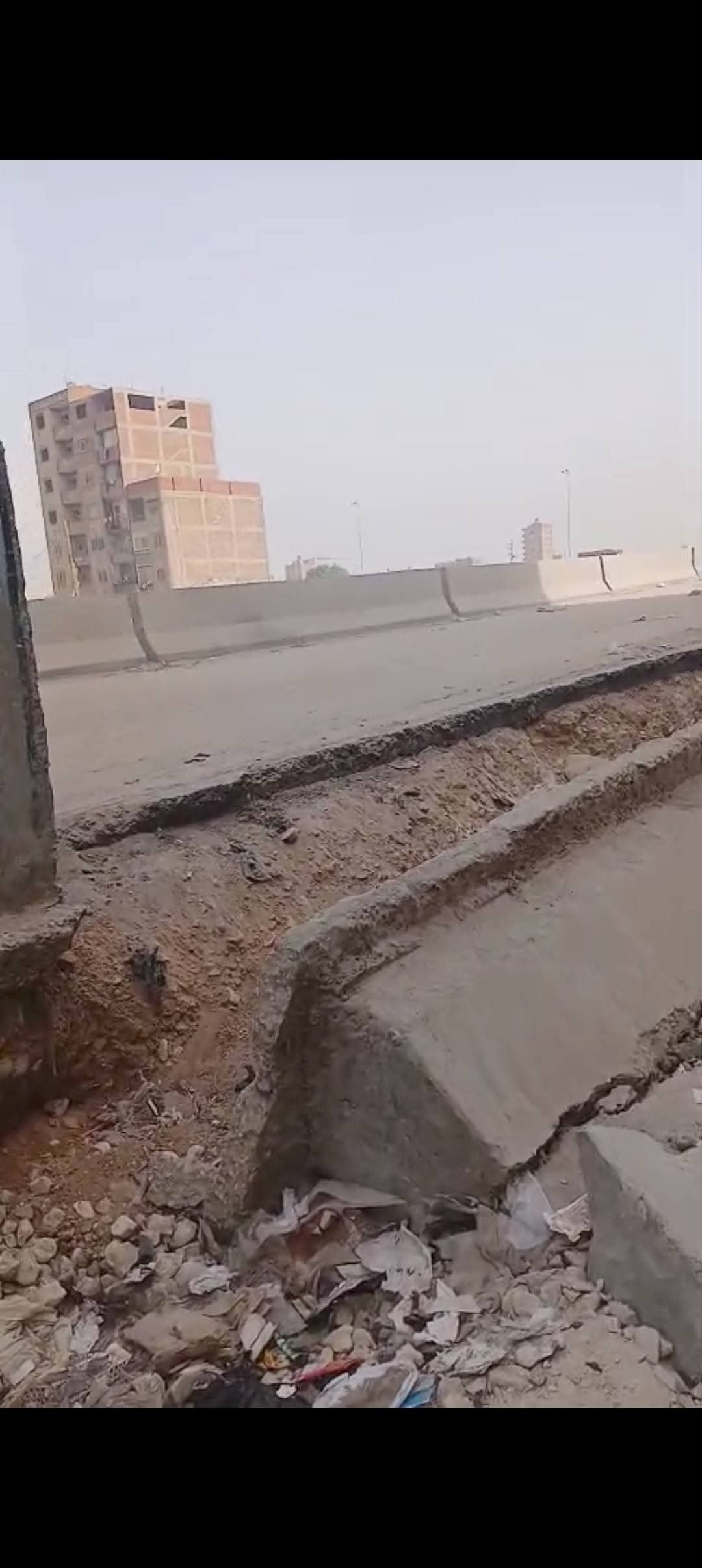 1000457972