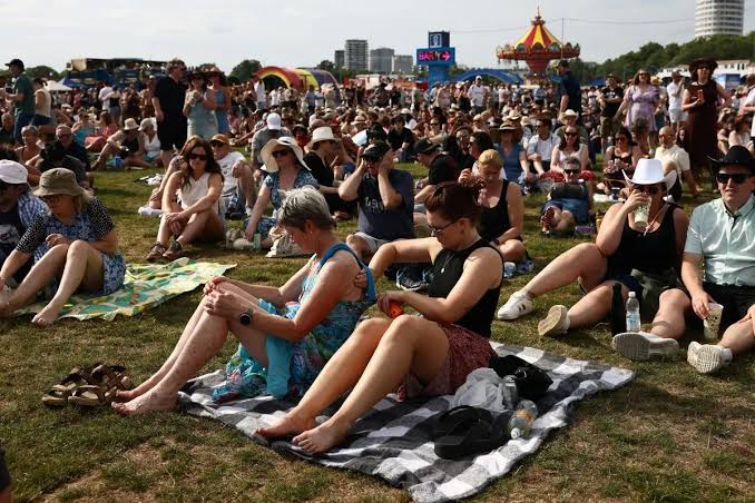 س س